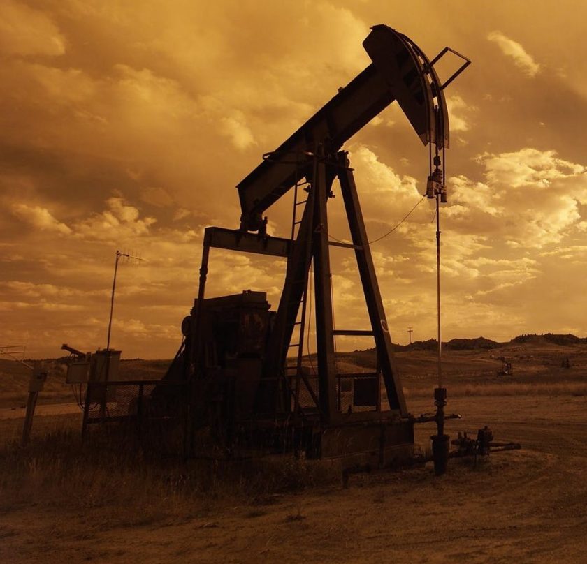 cropped-oil-pump-jack-sunset-clouds-silhouette-162568.jpeg